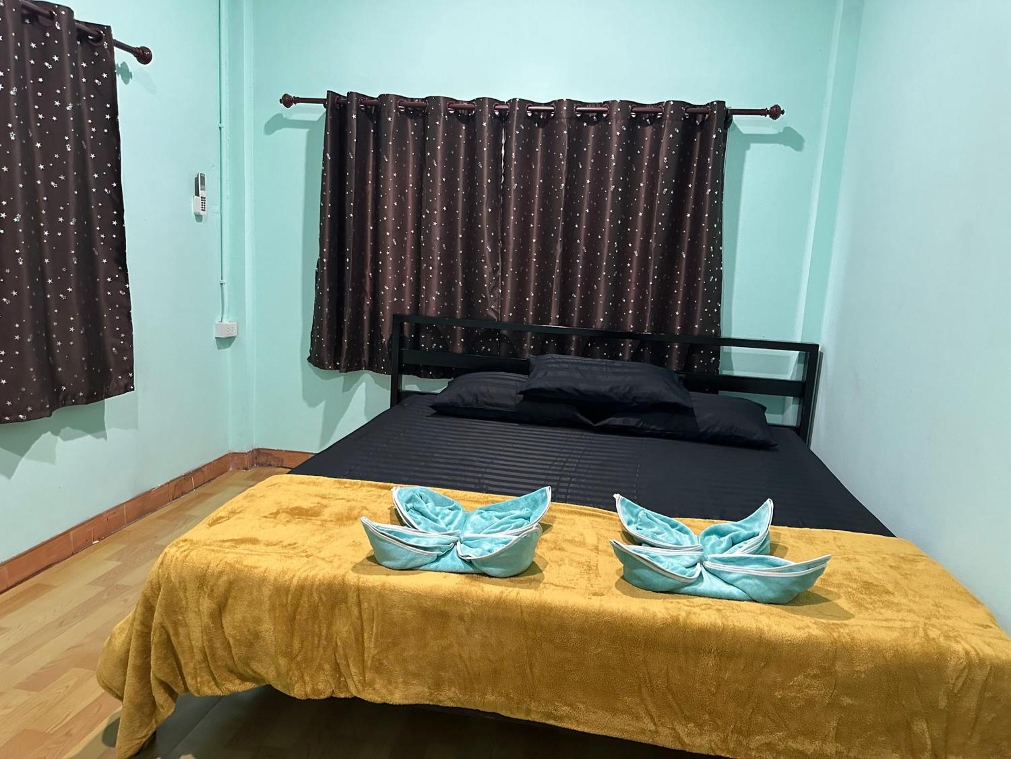 P'Un House Hotell Koh Tao Rum bild